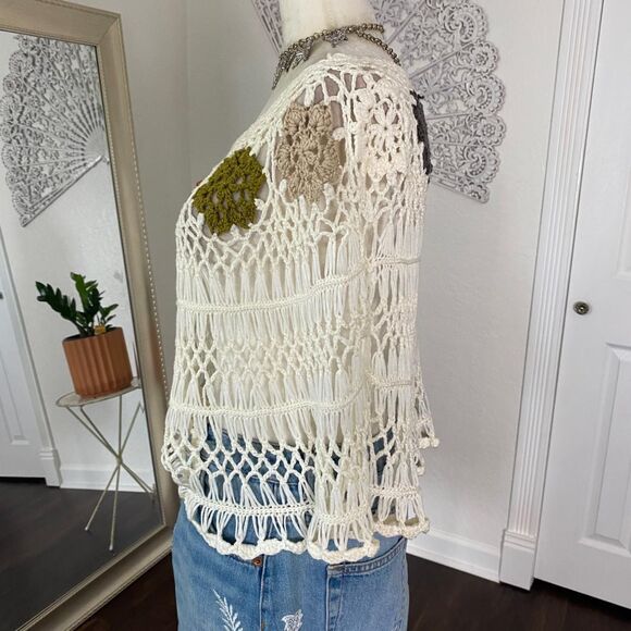 Say What? Whimsygoth White Floral Boho Shawl Asymmetric Crochet Top One Size - Picture 3 of 7